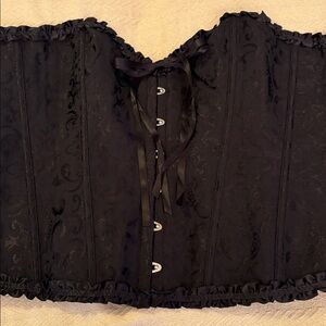 NWT Black strapless Lace Corset Top Ruffle hem lingerie with thong